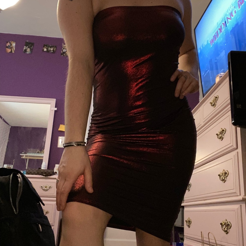 🆕 Red Sparkly Tube Dress/Skirt B Famous